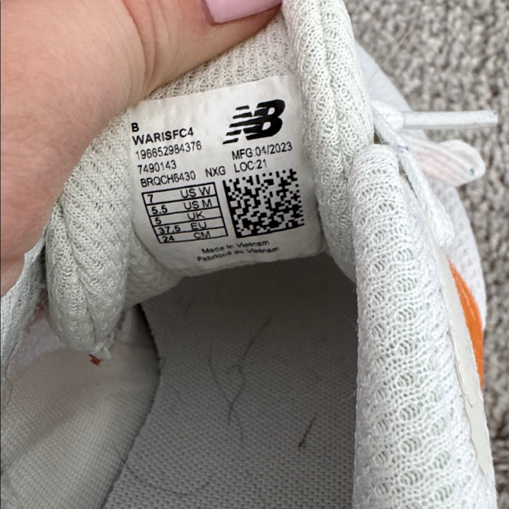 New Balance Women's Fresh Foam Arishi V4 Running Shoe, Orange and White - Size 7 - Picture 8 of 8
